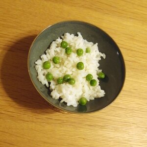 ＊早く春を感じたい！グリンピースご飯＊